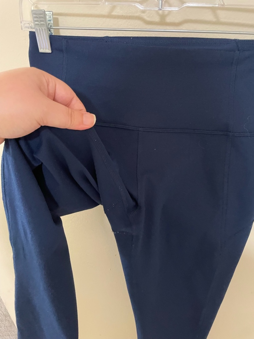 ✨Women’s Under Armour Navy Blue Leggings Size S - Picture 4 of 7